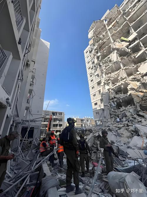 伊朗高层冒死走向街头,击穿五角大楼“老鼠论”与心理战