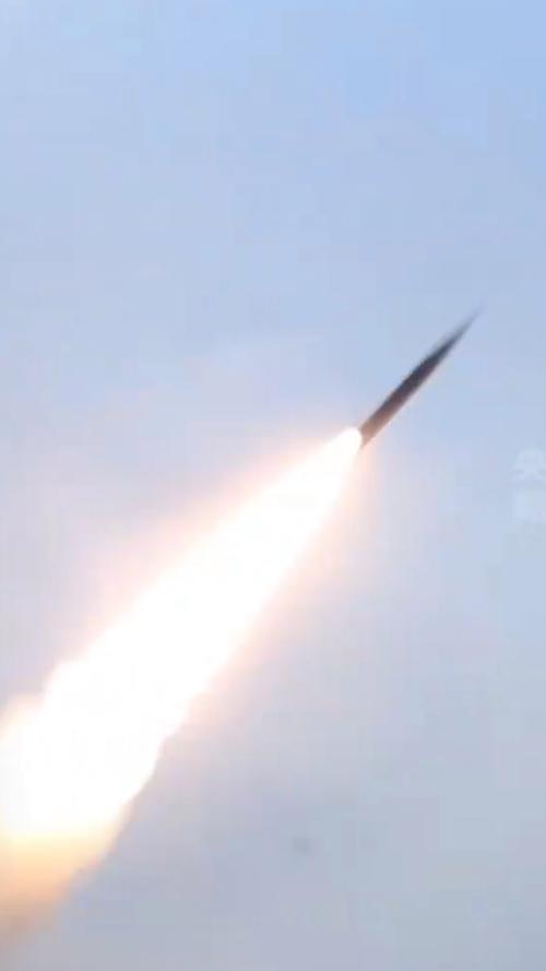 伊朗最新导弹发射成功(伊朗发射弹道导弹)