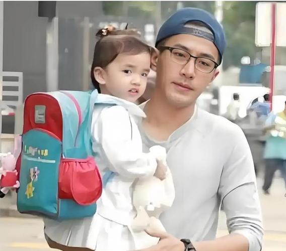 杨幂的女儿出生日期(杨幂女儿哪年出生)