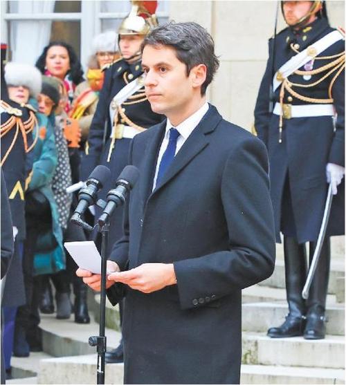 马克龙是谁在线看（马克龙 全名）