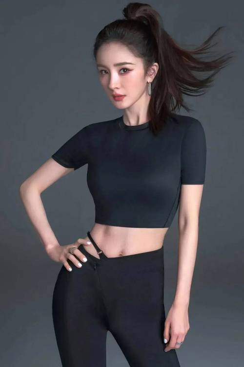 杨幂很惊艳人的照片图片(女明星比基尼惊艳图片)