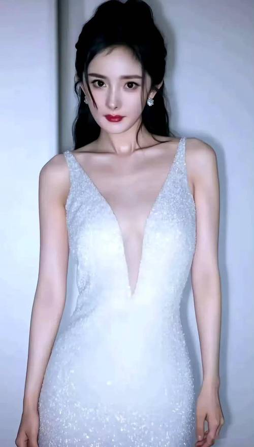 杨幂年龄到底有多大（杨幂年龄到底有多大了）