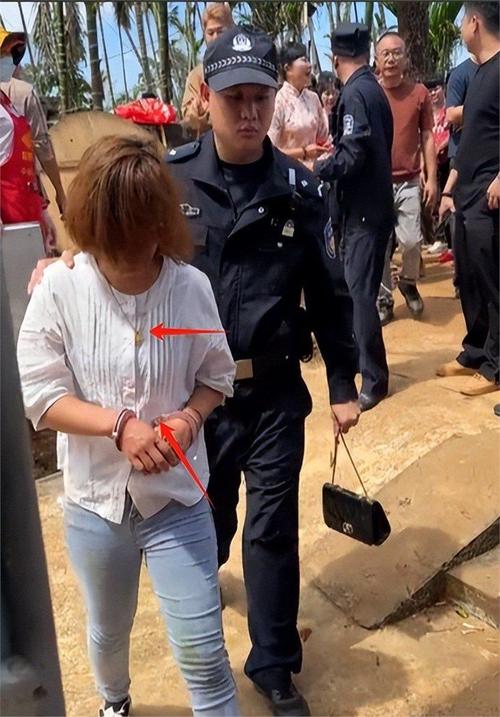 流窜盗窃村庙物件这对夫妻被海南警方抓获（流窜盗窃村庙物件这对夫妻被海南警方抓获了吗）